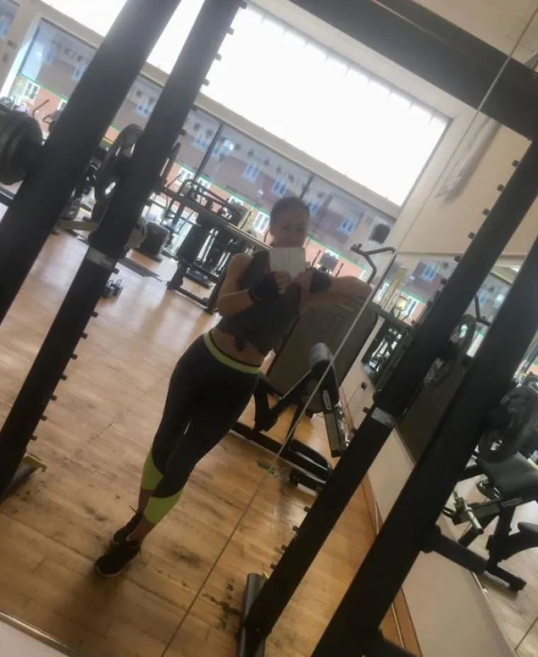 Za kraj je rekla: &quot;Kad je moje ime objavljeno da sam osvojila brončanu medalju, bila sam šokirana, ali toliko sretna koliko sam daleko stigla. Pomislila sam na mamu i znala sam da će biti ponosna što sam se uspjela izvući iz crne rupe u koju sam uronila nakon njezine smrti. Nakon natjecanja sam otvorila Instagram račun kako bih se motivirala i pokazala drugima da godine nisu prepreka za postizanje kondicije.&quot;