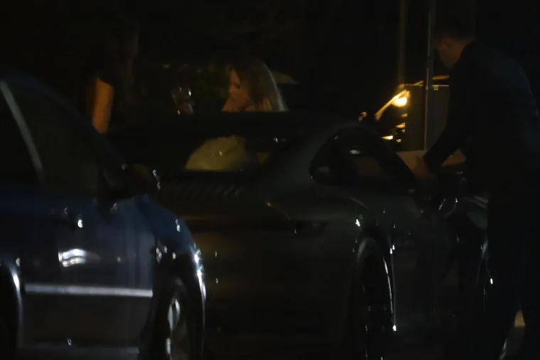 Među uzvanicama na rođendanu bile su Natalija Prica, Iva Šarić i Iva Jerković, a na proslavi je pjevao srpski pjevač Saša Matić. 