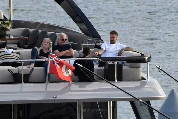 David Beckham otkrio veliku tajnu o Viktoriji: 'Nažalost, oženjen sam osobom koja 25 godina radi isto. Zato volim biti sam doma'