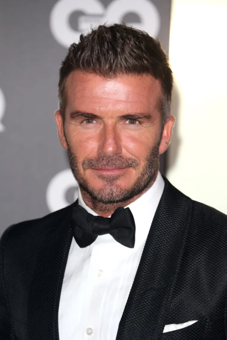 7. David Beckham
Bivši nogometaš uskoro će navršiti 50 godina, a sudeći po njegovim fotografijama na Instagramu može se uočiti da je ovaj nekadašnji profesionalni sportaš itekako zavirio u svijet plastične kirurgije...