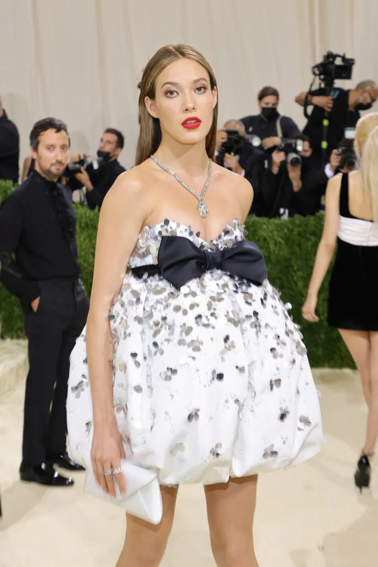 Okrenula je leđa Amerikancima i donijela zlato Kini, model je Victoria's Secreta, zarađuje milijune i izgleda brutalno