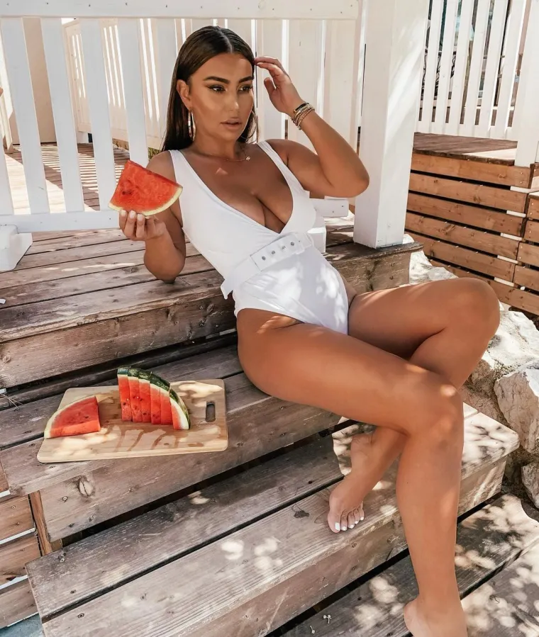 Zanosna Jelena otkrila je da se veseli sudjelovanju u plesnom showu te da joj najbolje leži freestyle. &quot;Iskreno, mislim da imam osjećaj za ritam i da ću samu sebe pozitivno iznenaditi. Trudit ću se biti najbolja&quot;, ističe Jelena koju su prozvali hrvatskom Kim Kardashian. Evo kako je to komentirala.