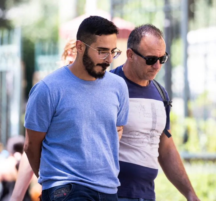 Film je na Netfixu izašao tjedan dana, a izazvao je brojne reakcije širom svijeta. Nakon što je film izašao - i sam mu je Tinder zabranio pristup aplikaciji te kreiranje novih računa. &quot;Proveli smo detaljnu unutarnju istragu i možemo potvrditi da Simon Leviev više nije aktivan na Tinderu ni pod kojim od poznatih aliasa koje je dosad koristio&quot;, objavili su iz Tindera, kako prenosi Variety. Dva dana nakon objave dokumentarca, na Instagramu je objavio da je sad spreman ispričati svoju stranu priče i da je bilo dosta laži. Iako mu je broj pratitelja nezaustavljivo rastao, u ovom trenutku više ne postoji nijedan njegov profil na toj platformi.