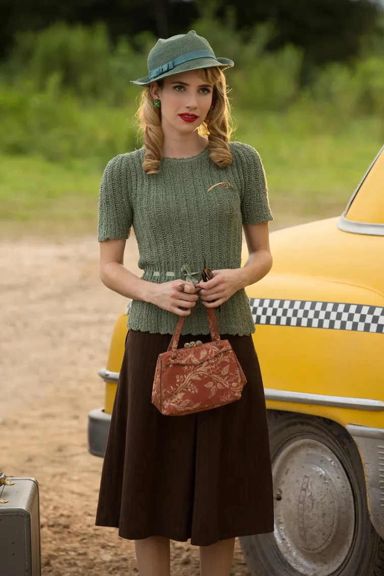 Unatoč tome, redatelj filma za Emmu je uradio poseban snimak, na koji je uvrstio samo scene u kojima se ona pojavljuje. Pravu svjetsku slavu, međutim, Emma Roberts okusila je kao trinaestogodišnjakinja, i to onda kad je dobila ulogu Addie u teen-seriji &quot;Unfabulous&quot;. 