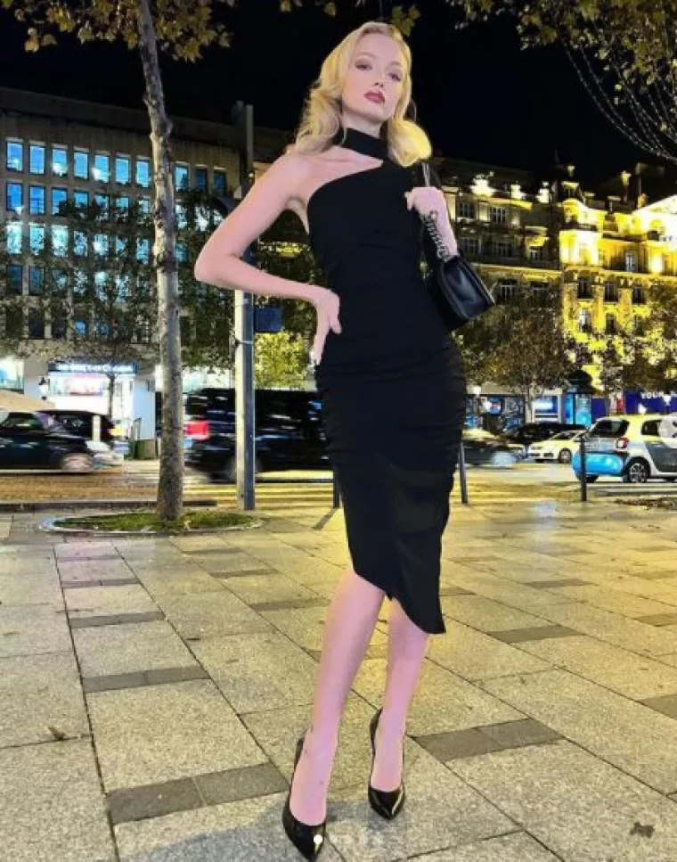 Njih dvoje su se počeli viđati prošlog ljeta, a u intervjuu za izraelski časopis Mako kazala je kako on od nje nikad nije tražio novac.