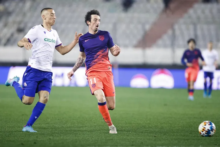 Glavu gore momci, ponosimo se s vama