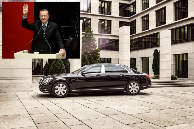 Istu Mercedesovu limuzinu koristi i turski predsjednik Recep Tayyip Erdogan. Turski lider je imao stariji model, ali se prošle godine odlučio počastiti novim modelom kakav koristi i Scholz. Taj je potez izazvao burnu reakciju u javnosti kojoj nije najbolje sjela ova rasipnost u vrijeme kada turska lira sve više tone, a siromaštvo sada pogađa veliki dio stanovništva u zemlji. Oporbeni zastupnici čak su i pokazali račun za Mercedesovu blindiranu limuzinu. Cijena Mercedesa S-600 Guard? Ravno 474.950 eura. Dodajmo da njemačku proizvodnju podržavaju i indijski premijer Narendra Modi, ali i sjevernokorejski vođa Kim Jong-un, no oni koriste stariju verziju kakva je na slici.