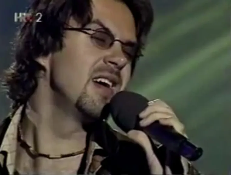 1999. - Krajem 1999. godine izlazi Grašin drugi album &quot;Utorak&quot; koji nosi niz hitova: &quot;Utorak&quot; , &quot;Ko nam brani&quot;, &quot;Ljubav jedne žene&quot; te &quot;Nevista&quot;. U Hrvatskoj s tim albumom osvaja top ljestvice te postiže platinastu nakladu u Hrvatskoj. U Sloveniji je pak s tim albumom postigao osmerostruku zlatnu nakladu, a upravo je to kod naših susjeda do danas najveća tiraža jednog hrvatskog muškog izvođača.