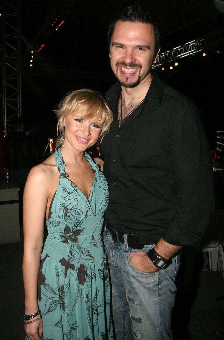 2007. - Danijela i Grašo bili su rado viđeni gosti velikih glazbenih događanja. Primjerice, te 2007. pojavili su se na prvom konceru nakon smrti Đorđa Novkovića, na kojem je Danijela bila gost. Podsjetimo, Danijela i Grašo rijetko su progovarali o svojoj vezi. Nikada je nisu okrunili brakom, a više su puta istaknuli da svoju intimu drže za sebe.