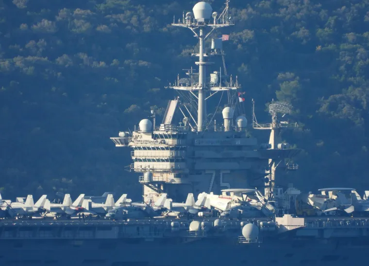 Kakva grdosija! Americki nosač aviona USS Harry S. Truman uplovio u hrvatske vode