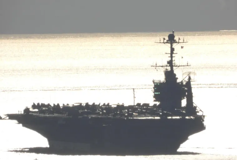 Kakva grdosija! Americki nosač aviona USS Harry S. Truman uplovio u hrvatske vode