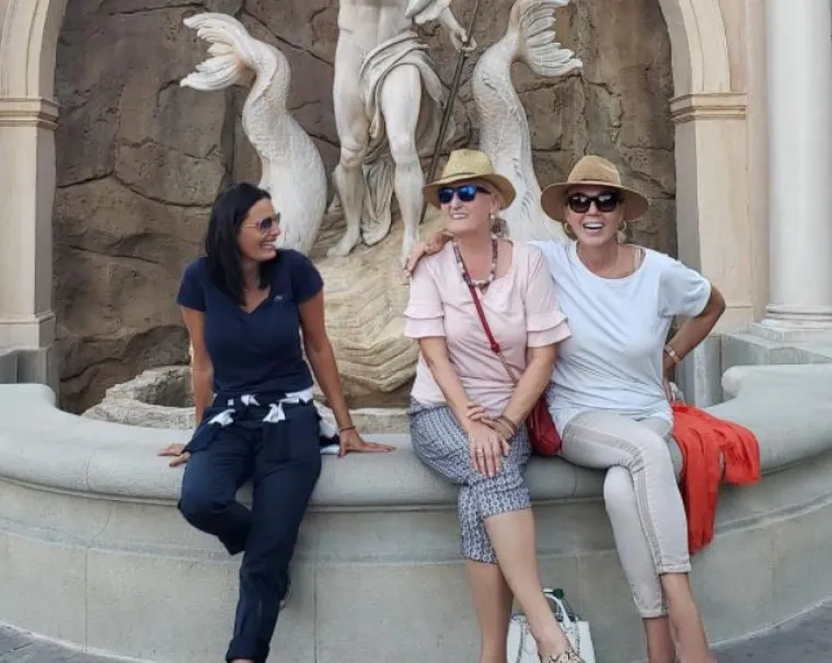 Brenina sestra danas ima dvije kćerke. 