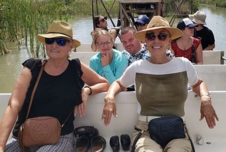 "Otkako znam za sebe, na&scaron;a majka je lijepo pjevala sevdalinke. Faketa je međutim počela pjevati prije mene, potom je to učinio moj brat Faruk, a zatim i ja pod utjecajem profesorice glazbenog", rekla je Brena jednom prilikom. 