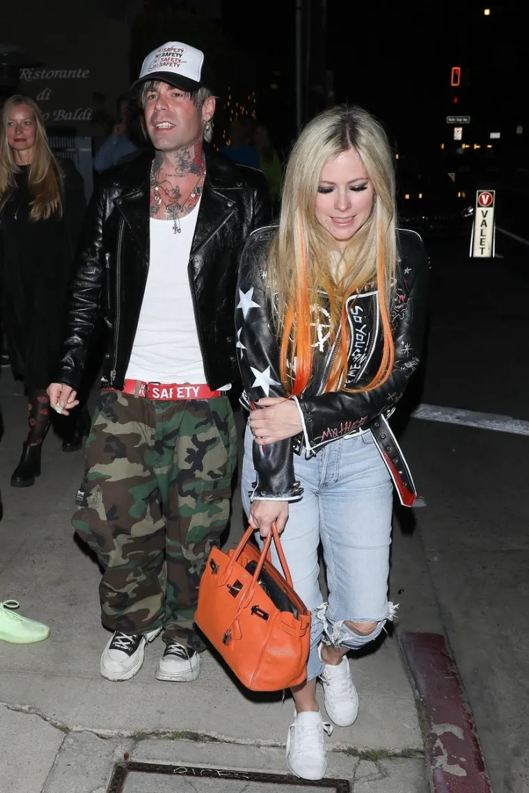 Sve su cure htjele biti kao ona: I dalje izgleda kao cura, a preživjela je tešku bolest i 2 životna kraha. Evo kako se mijenjala