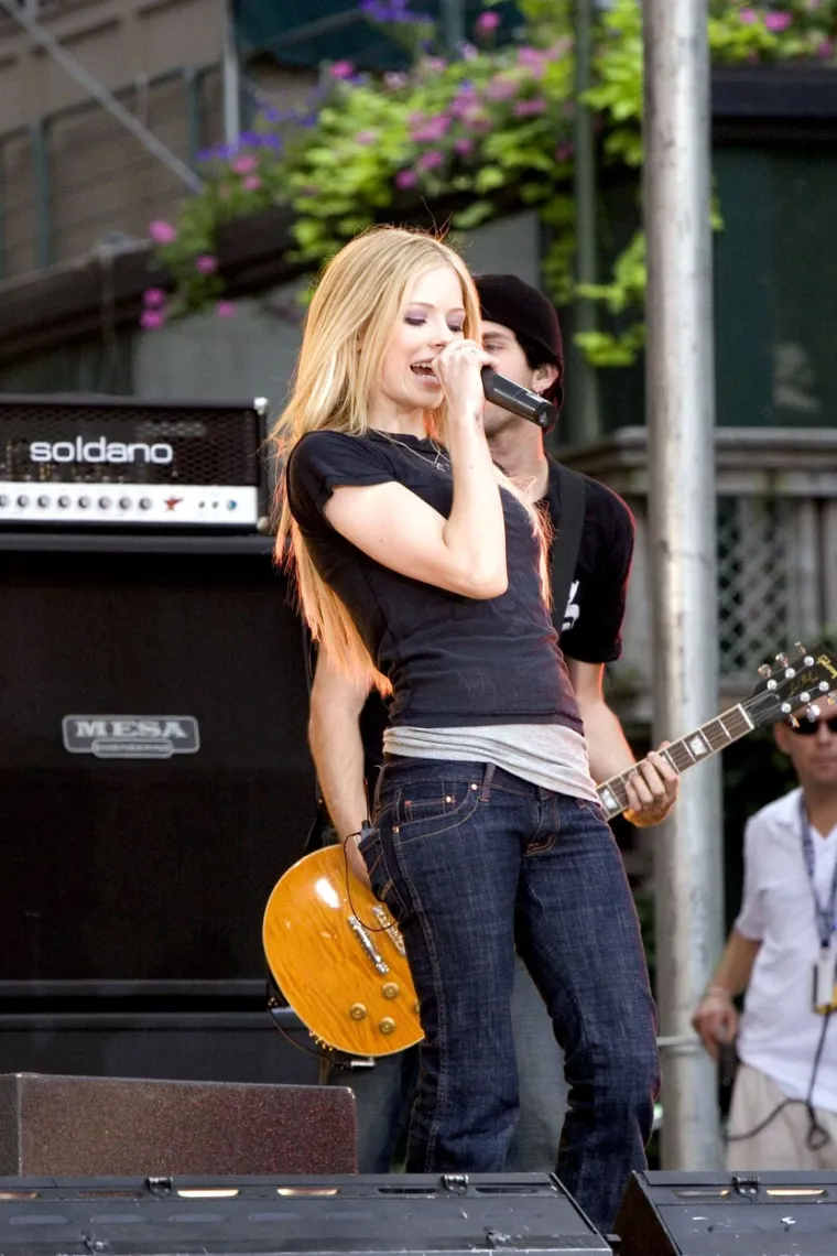 Sve su cure htjele biti kao ona: I dalje izgleda kao cura, a preživjela je te&scaron;ku bolest i 2 životna kraha. Evo kako se mijenjala