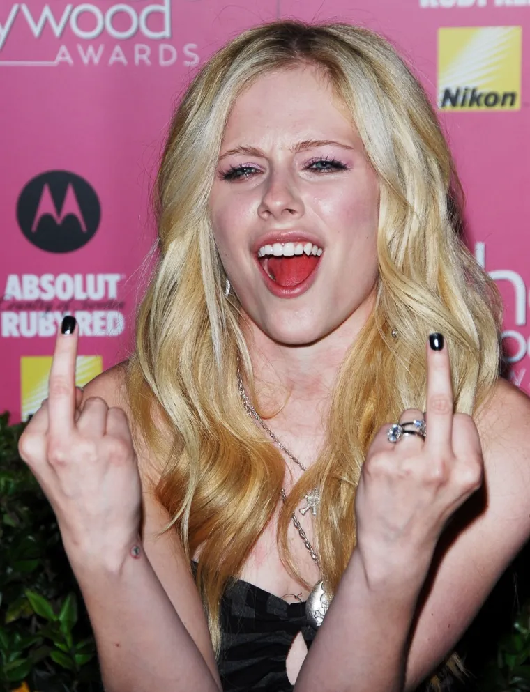 Sve su cure htjele biti kao ona: I dalje izgleda kao cura, a preživjela je te&scaron;ku bolest i 2 životna kraha. Evo kako se mijenjala