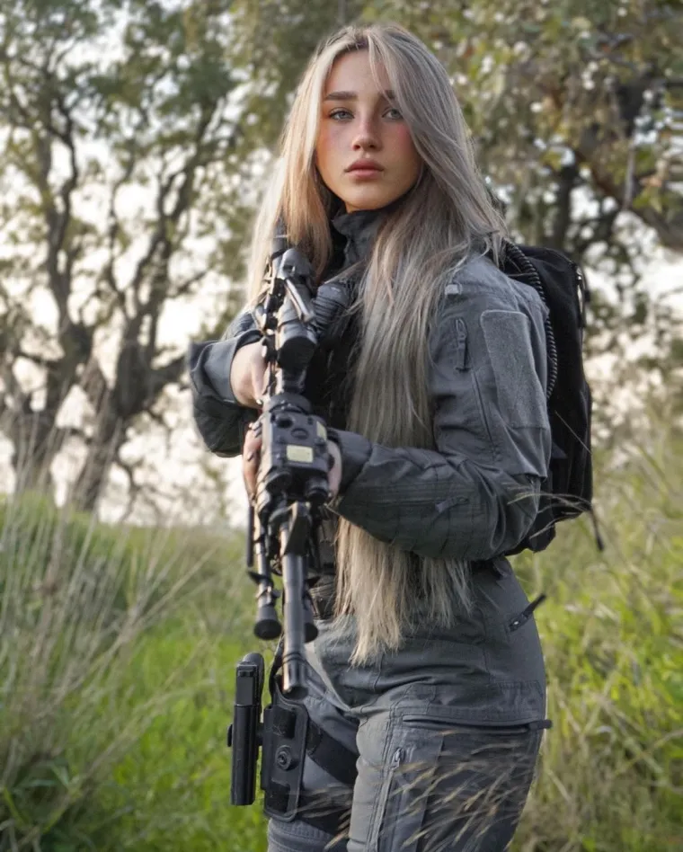 Lako za to oružje &scaron;to drži u rukama, ljepota je to čime 'ubija': Dnevno je i po nekoliko mu&scaron;karaca preklinje da se uda za njih