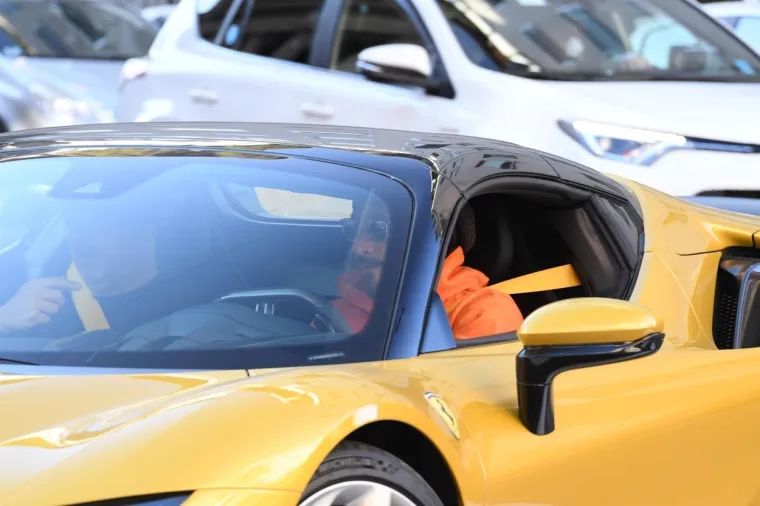 Zlatan provozao svoju superluksuznu pilu po Milanu, prolaznici iznenađeno gledali u jurilicu koja vrijedi gotovo pola milijuna eura