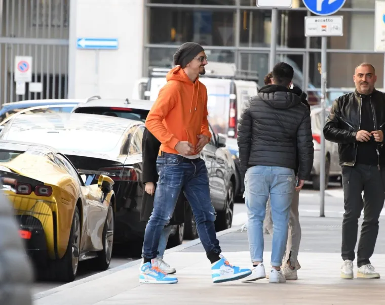 Zlatan provozao svoju superluksuznu pilu po Milanu, prolaznici iznenađeno gledali u jurilicu koja vrijedi gotovo pola milijuna eura