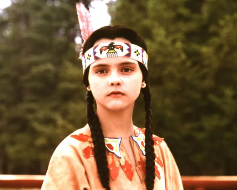 Dvije godine kasnije, snimljen je i nastavak o obitelji Addams pod nazivom &quot;Addams Family Values&quot;, a tada 13-godišnja Christina ponovno je zaigrala svoju dobro poznatu ulogu te postala svojevrsna teen ikona toga vremena. 