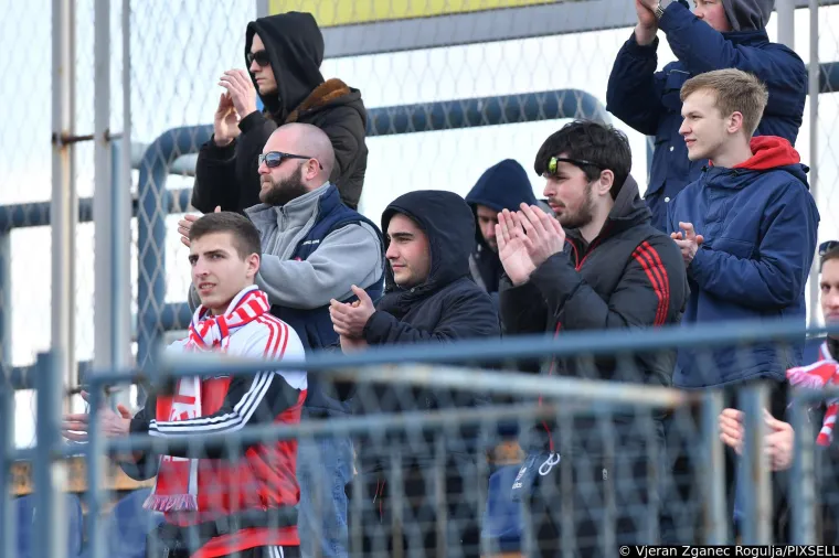 Užasavajući prizori s HNL derbija. Nogometaš Varaždina doživio strašnu ozljedu, šokirani igrači gledali kako ga Hitna odvozi