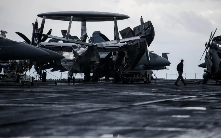 Ovo je pogled iznutra na H.S.Trumana: Dug je 333 metra, a visok poput zgrade od 24 kata. Na njemu je vi&scaron;e od 6000 vojnika