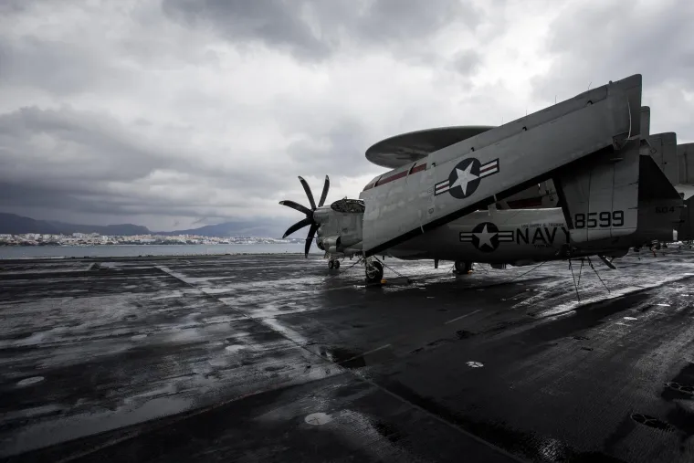 Ovo je pogled iznutra na H.S.Trumana: Dug je 333 metra, a visok poput zgrade od 24 kata. Na njemu je vi&scaron;e od 6000 vojnika