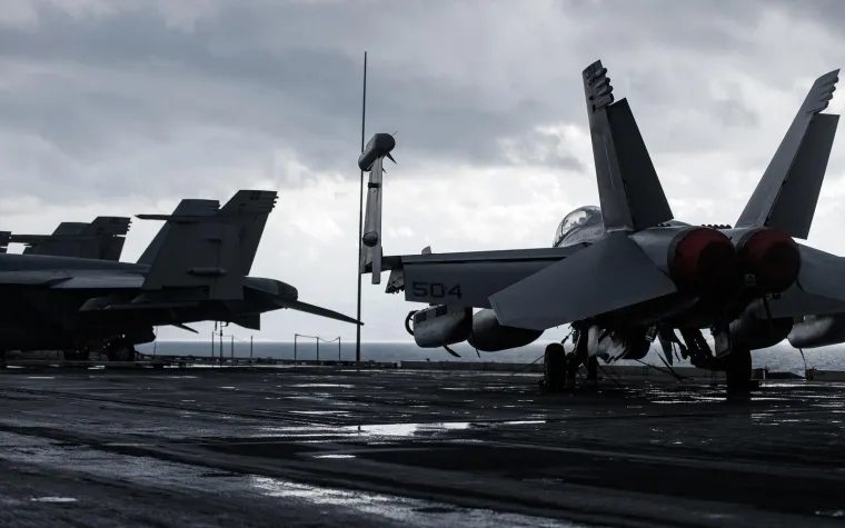 Ovo je pogled iznutra na H.S.Trumana: Dug je 333 metra, a visok poput zgrade od 24 kata. Na njemu je vi&scaron;e od 6000 vojnika