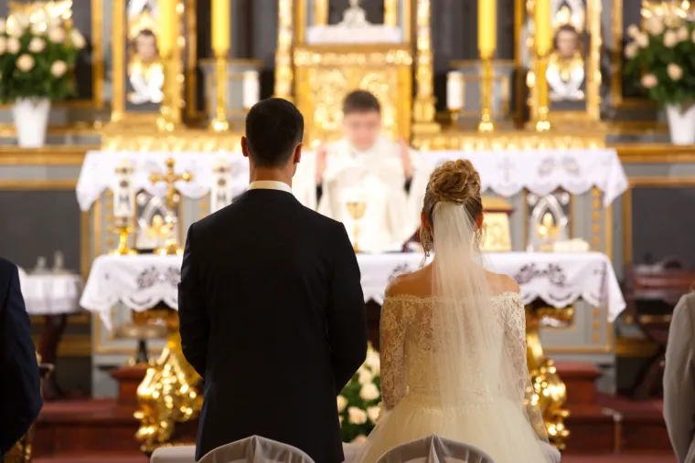 &quot;Najgore je kad pijani pop u crkvi priča neke nebuloze i poslanice Korinćanima umjesto da spomene ljubav dvoje ljudi koji su ispred njega.&quot;