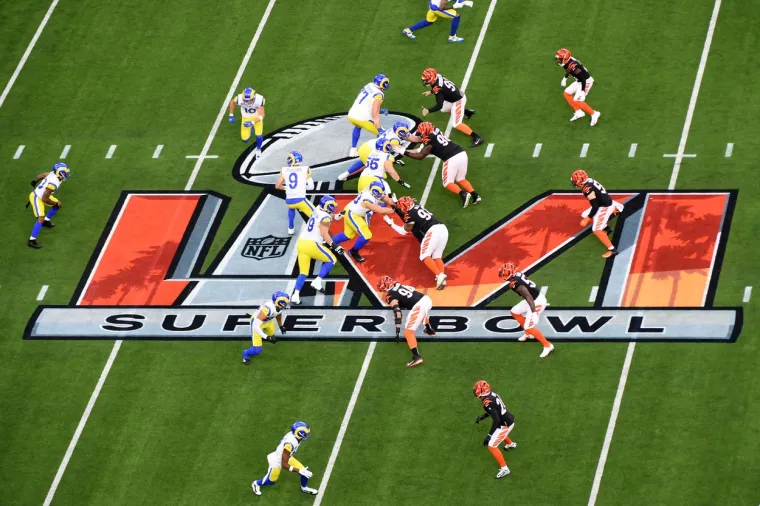 Rekordan 56. Super Bowl: Prokockano više od 7,6 milijardi dolara, pojedeno više od milijardu pilećih krilaca; Reklama od 30 sekundi koštala sedam milijuna dolara