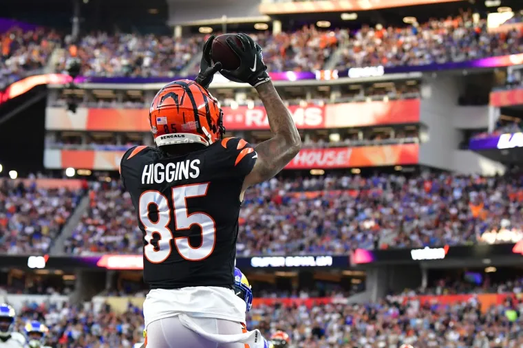 Rekordan 56. Super Bowl: Prokockano vi&scaron;e od 7,6 milijardi dolara, pojedeno vi&scaron;e od milijardu pilećih krilaca; Reklama od 30 sekundi ko&scaron;tala sedam milijuna dolara