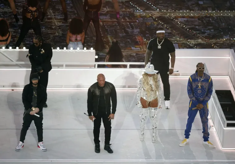 Rekordan 56. Super Bowl: Prokockano vi&scaron;e od 7,6 milijardi dolara, pojedeno vi&scaron;e od milijardu pilećih krilaca; Reklama od 30 sekundi ko&scaron;tala sedam milijuna dolara