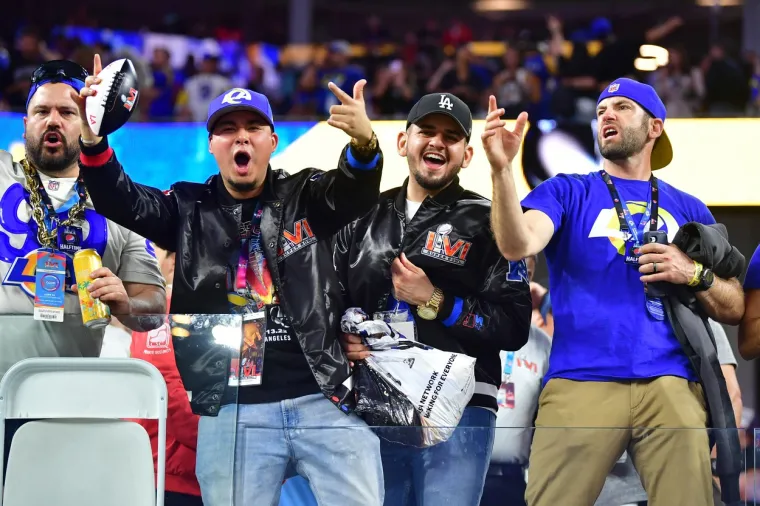 Rekordan 56. Super Bowl: Prokockano vi&scaron;e od 7,6 milijardi dolara, pojedeno vi&scaron;e od milijardu pilećih krilaca; Reklama od 30 sekundi ko&scaron;tala sedam milijuna dolara