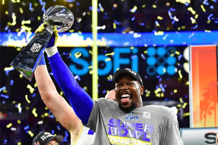 Rekordan 56. Super Bowl: Prokockano vi&scaron;e od 7,6 milijardi dolara, pojedeno vi&scaron;e od milijardu pilećih krilaca; Reklama od 30 sekundi ko&scaron;tala sedam milijuna dolara