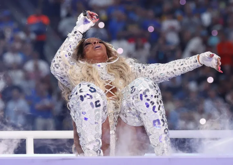 Rekordan 56. Super Bowl: Prokockano vi&scaron;e od 7,6 milijardi dolara, pojedeno vi&scaron;e od milijardu pilećih krilaca; Reklama od 30 sekundi ko&scaron;tala sedam milijuna dolara