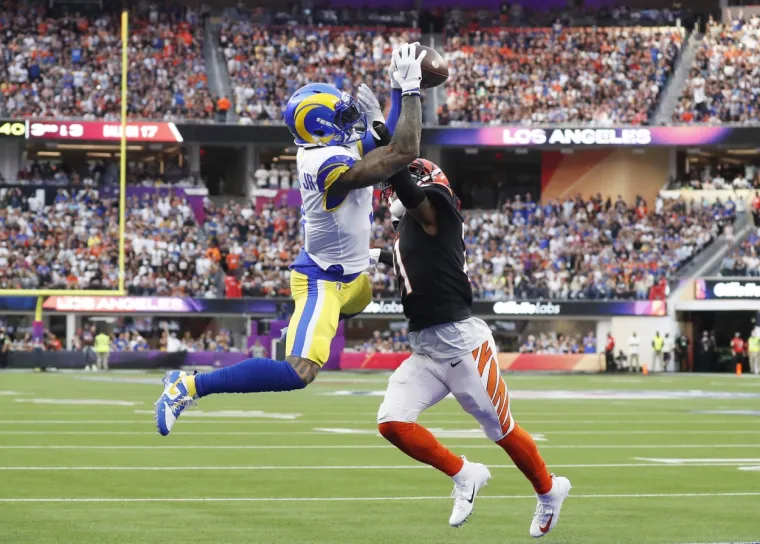 Rekordan 56. Super Bowl: Prokockano vi&scaron;e od 7,6 milijardi dolara, pojedeno vi&scaron;e od milijardu pilećih krilaca; Reklama od 30 sekundi ko&scaron;tala sedam milijuna dolara