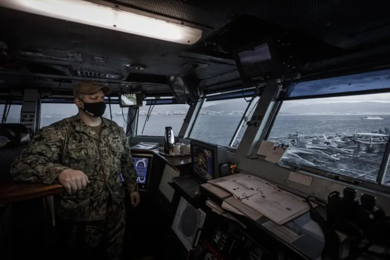 Sastali su se s kapetanom broda Gavinom Duffom, zapovjednikom udarne grupe Curtom Renshawom i Markom Flemingom, otpravnikom poslova u američkom veleposlanstvu u Hrvatskoj. Hrvatski je premijer u svom obraćanju posadi broda i brojnim uzvanicima poručio kako NATO nije nikome prijetnja, te da SAD i Hrvatska imaju kvalitetne strate&scaron;ke odnose. 