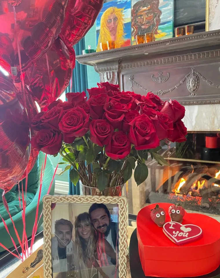 Velike crvene balone, buket crvenih ruža i uokvirenu obiteljsku fotografiju  prona&scaron;la je Heidi Klum na svom dnevnom stolu. "Posrećilo mi se - imam dvojicu mu&scaron;karaca", napisala je manekenka misleći pritom kako je sretna &scaron;to joj i sin odrasta u pravog džentlmena. 