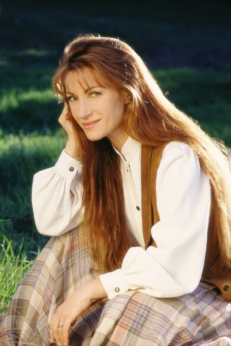 Ipak, ostala je najzapaženija kao Michaela Quinn iz serije &quot;Dr. Quinn, žena vrač&quot;. Punih pet godina, od 1993. do 1998. godine, emitirala se obiteljska western drama smještena u 19. stoljeće. Priča o plemenitoj liječnici koja iz Bostona, nakon završetka fakulteta, seli u mali grad na Divljem zapadu, prikovala je mnoge ispred televizijskih ekrana. Jane Seymour uspješno je utjelovila lik i djelo liječnice koja se u novom gradiću zaljubila u njega - Byrona Sullyja.