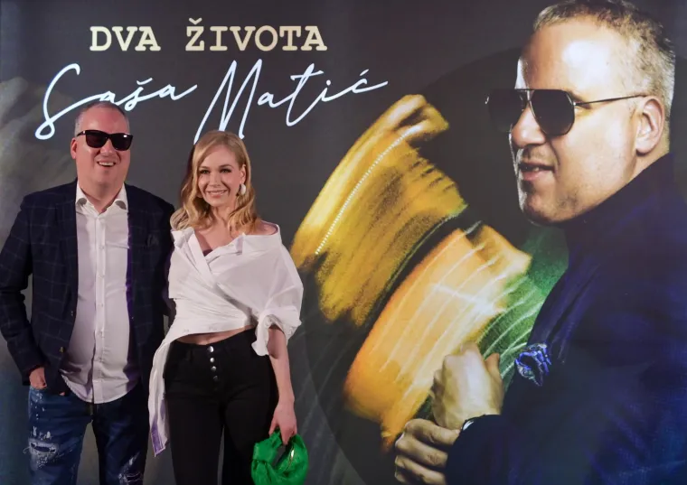 Ovakvu je jo&scaron; niste vidjeli: Jelena Rozga posebno je blistala na promociji novog albuma Sa&scaron;e Matića
