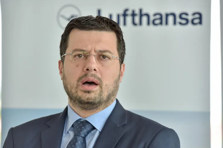 ZRAČNA LUKA ZADAR - direktor Josip Kli&scaron;manić (HDZ) - Bruto: 28.653 kuna, Neto: 18.924 kuna (podatak iz studenog 2017. godine)