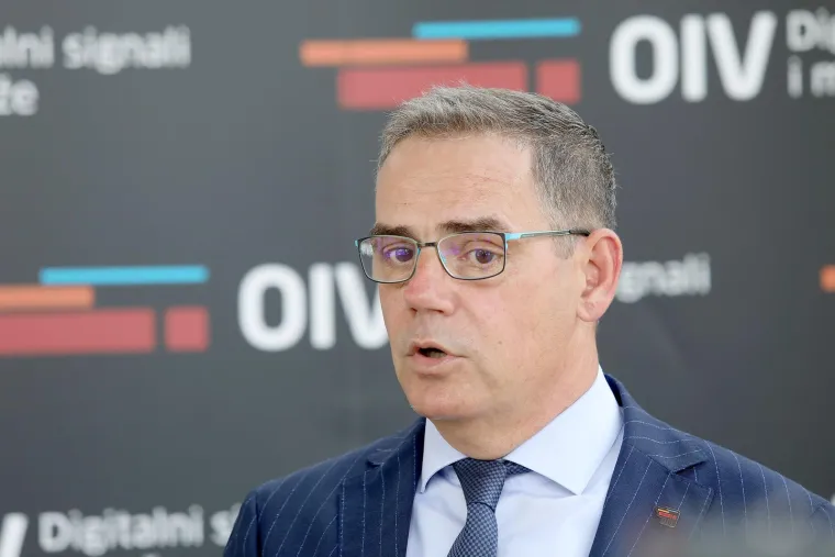 Oda&scaron;iljači i veze - direktor Mate Botica - Bruto: 33.450 kuna, Neto: 21.290 kuna (podatak iz lipnja 2021. godine)