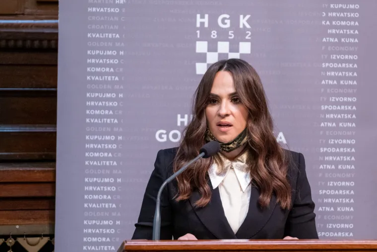 PLETER - USLUGE - predsjednica Uprave Martina Puljić - Bruto: 33.371 kuna, Neto: 21.340 kuna (podatak iz listopada 2021.)