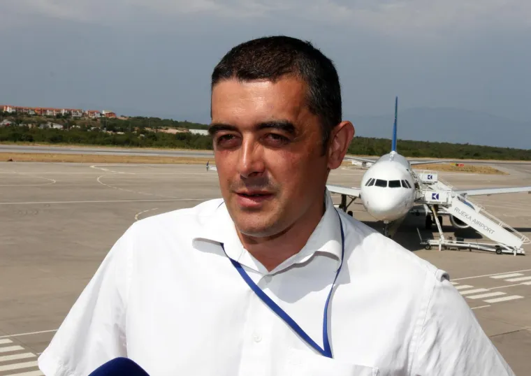 ZRAČNA LUKA RIJEKA - član uprave Tomislav Palalić - Bruto: 37.067 kuna, Neto: 24.266 kuna (podatak iz veljače 2021.)