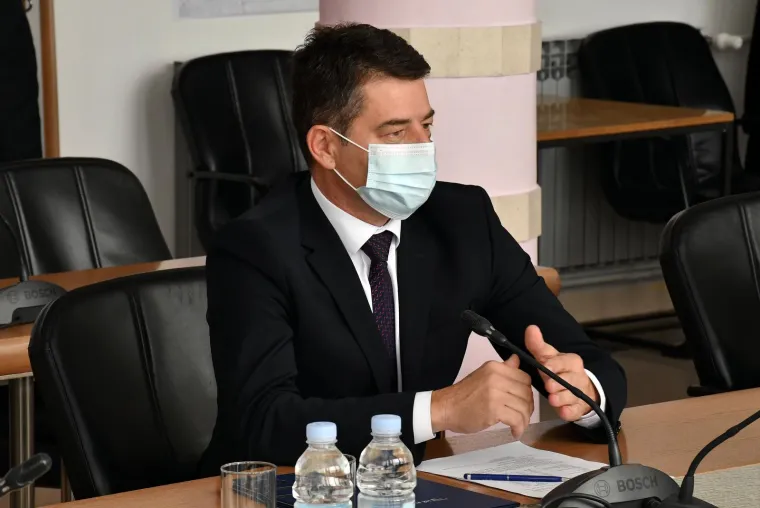 HŽ PUTNIČKI PRIJEVOZ - direktor Željko Ukić (HDZ) - Bruto: 38.651 kuna, Neto: 24.567 kuna