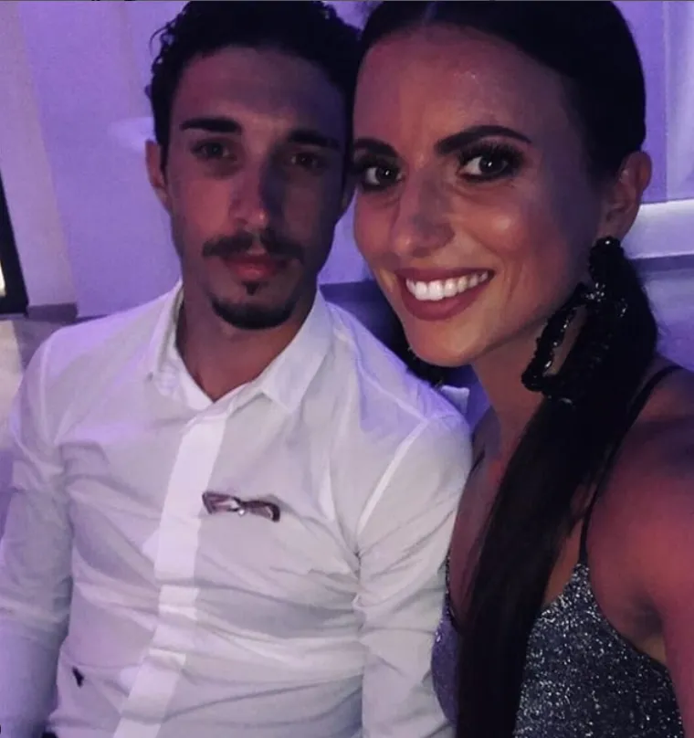 Nedugo nakon Šimine odluke da obriše njihove zajedničke fotografije sa svog Instagram profila.