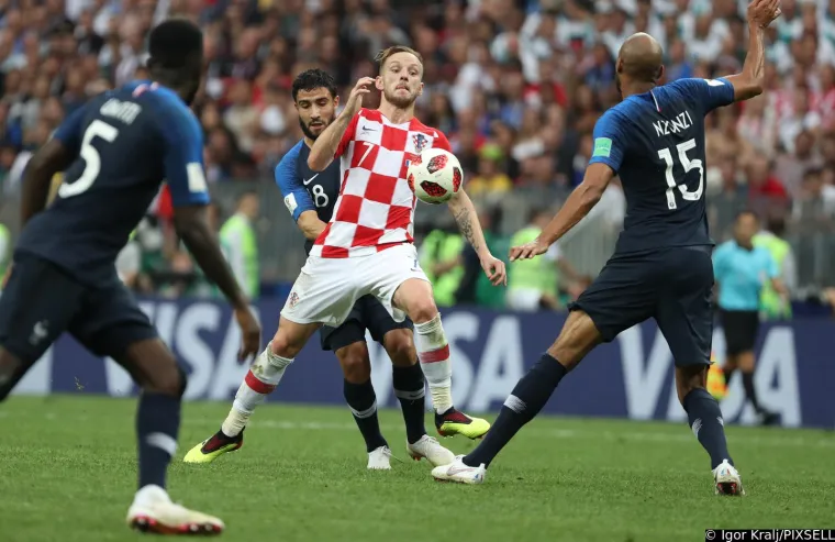 Rakitić je sinoć je zapaprio Dinamu, a pogledajte kako je izgledao na početku karijere: 'Ovdje je sve počelo'