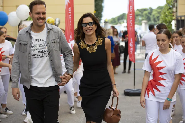 Godine 2014. upoznala je srpskog nogometnog menadžera, Igora Kojića, na svom koncertu u Sava centru u Beogradu. Spojio ih je menadžer Edvin Softić, a dok nije upoznala Igora,zaručivala pet puta, no s niti jednim zaručnikom nije stala pred oltar. "Mili moj, da se nismo sreli, stvarno bila bi grijehota", napisala je Severina na Instagramu na dan njihova vjenčanja u Istri 2015. godine. Nakon toga, imali su proslavu vjenčanja i u Beogradu i u Zanzibaru. Bili su preko u&scaron;iju zaljubljeni jedno u drugo, voljela ju je čitava njegova obitelj, no nakon karantene sve je krenulo nizbrdo. Uskoro su izbrisali sve slike jedno drugog s Instagrama, a Severina se vratila u Hrvatsku: "Odluku o razvodu smo donijeli zajednički i sporazumno te ju nećemo dodatno komentirati kao &scaron;to nismo komentirali na&scaron;u razdvojenost. Moja posvećenost sinu i borba za skrbni&scaron;tvo u mom su punom fokusu proteklih 20 mjeseci. Igor je bio divan partner, podr&scaron;ka i oslonac u te&scaron;kom razdoblju mog života i želim mu svu sreću svijeta", rekla je Severina za Jutarnji.