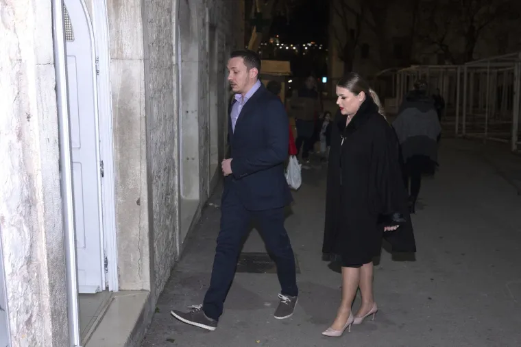 Hana i Petar dobili su bebu, a ovako je izgledao njihov drugi najsretniji dan u životu: Poznati kumovi sve su držali pod kontrolom