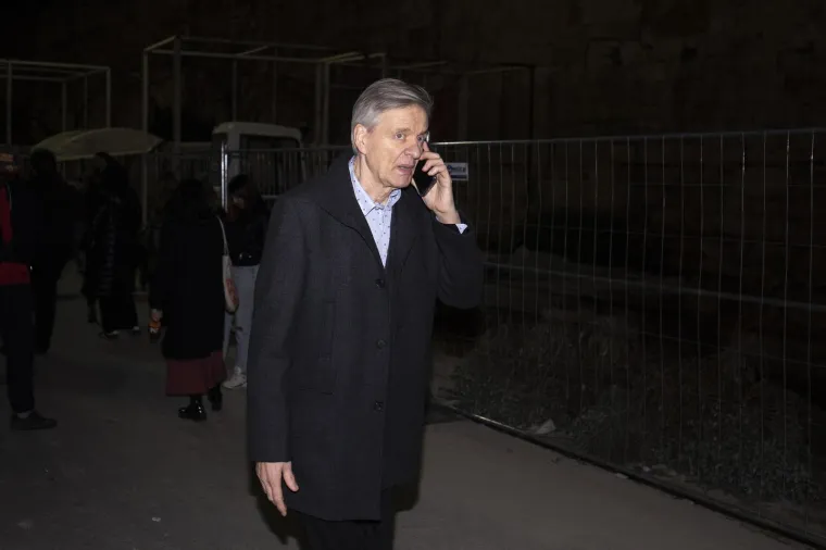 Hana i Petar dobili su bebu, a ovako je izgledao njihov drugi najsretniji dan u životu: Poznati kumovi sve su držali pod kontrolom